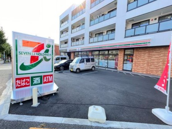 コンビニ　セブンイレブン 横浜しらとり台店（コンビニ）まで876m