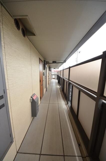 エントランス　☆広々共用部分♪☆