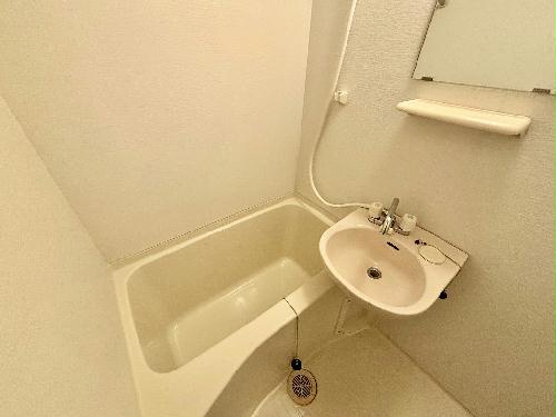 バス・シャワールーム　設備・仕様は号室により異なる為、現況を優先いたします。