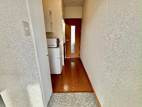 玄関　設備・仕様は号室により異なる為、現況を優先いたします。