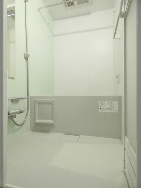 バス・シャワールーム　図面と現状に相違がある場合には現状を優先．．．