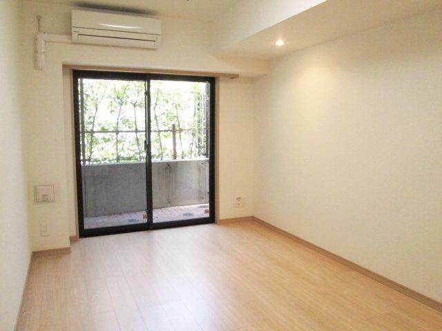 居室・リビング　★明るい洋室★