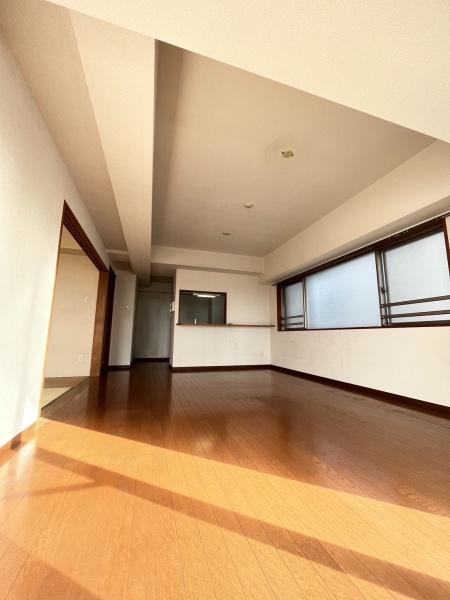 居室・リビング　明るいリビングです。