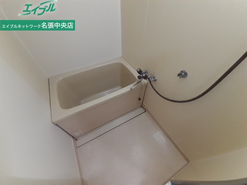 バス・シャワールーム　同物件・別室の写真です。