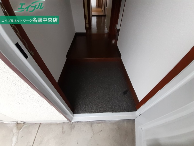 玄関　同物件・別室の写真です。