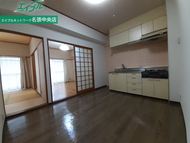 居室・リビング　同物件・別室の写真です。