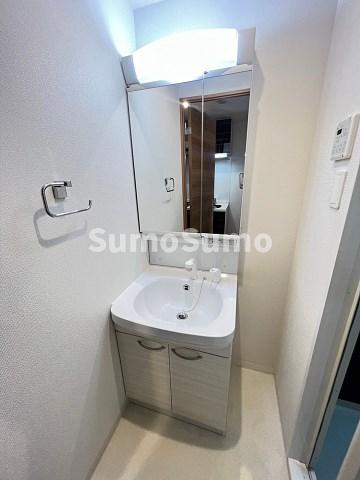 洗面設備　脱衣スペースもあります