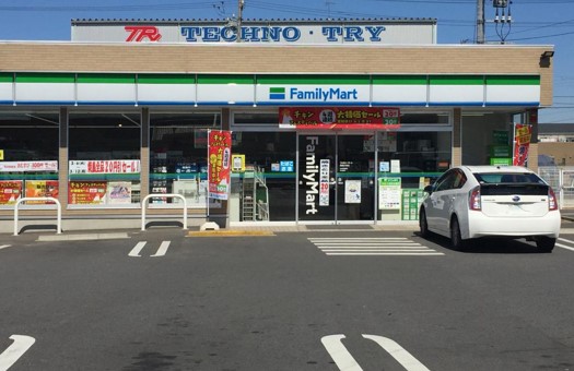 コンビニ　ファミリーマート 大高店（コンビニ）まで388m