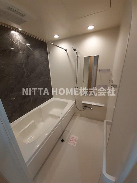 バス・シャワールーム　広々１坪タイプのバスルームです☆