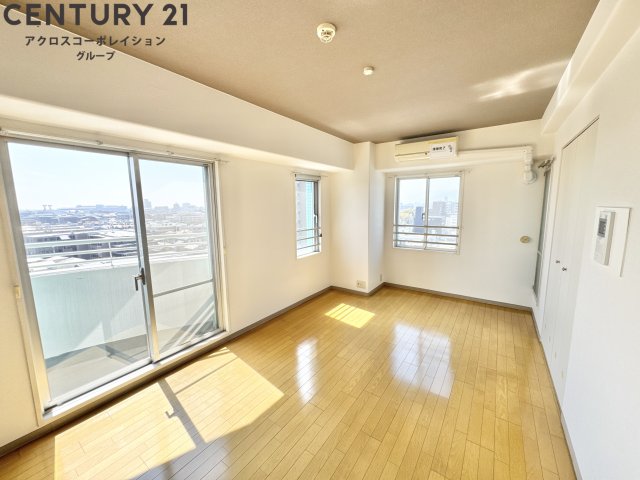 居室・リビング　エアコン付きです☆