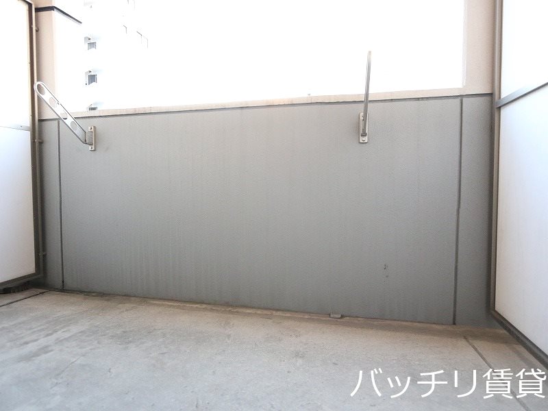 バルコニー　別部屋の為現状優先