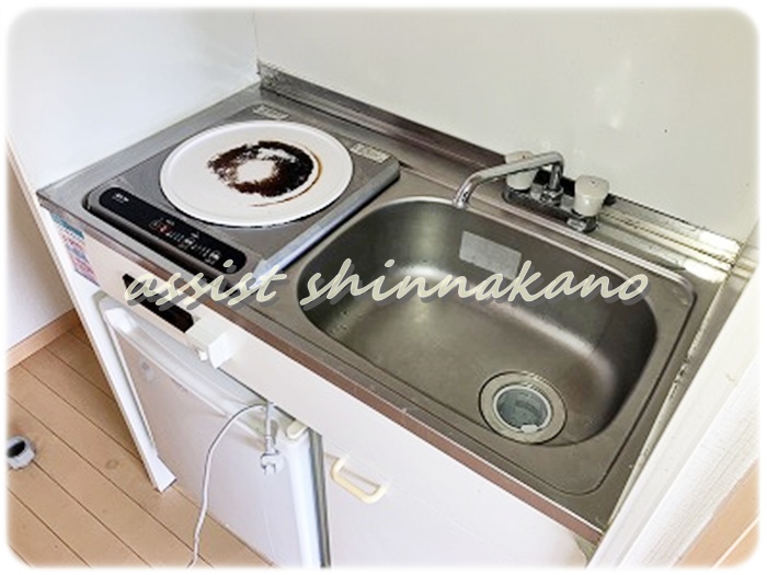 キッチン　クリーニング前の写真です