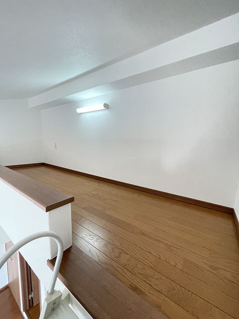 その他部屋・スペース　広くて明るい寝室