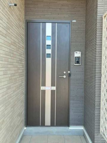 エントランス　玄関前