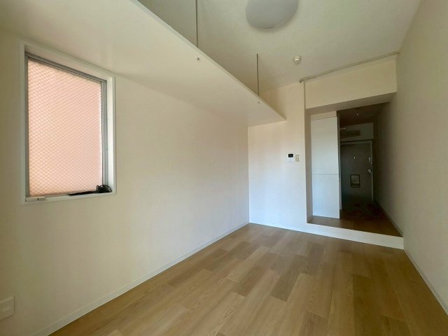 居室・リビング　こちらの居間で趣味の時間をお楽しみください