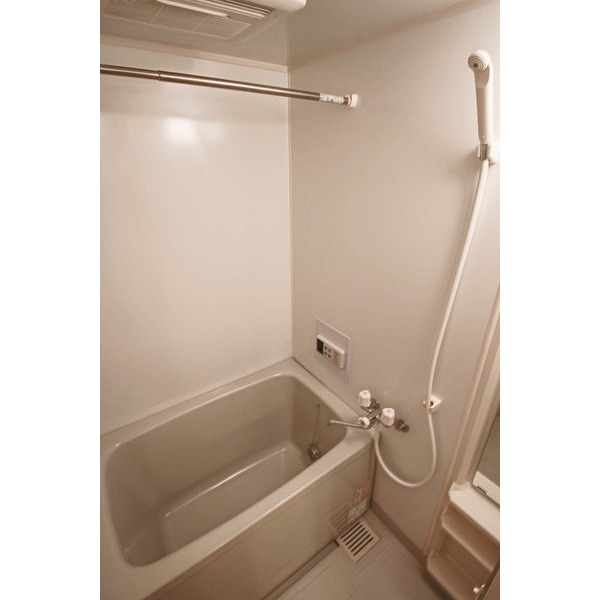バス・シャワールーム　同じ建物の別のお部屋