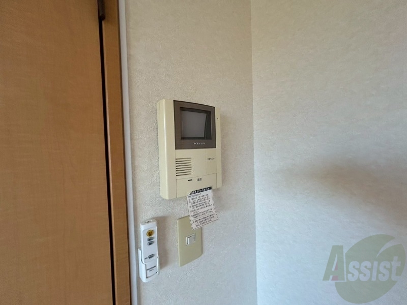セキュリティ　ＴＶモニター付インターホンです。来客者の顔が見えるので安心！