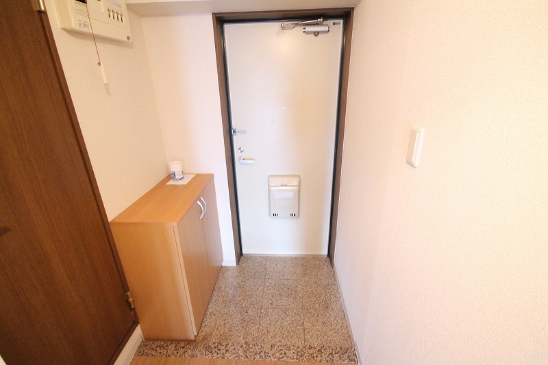 玄関　収納もある玄関です