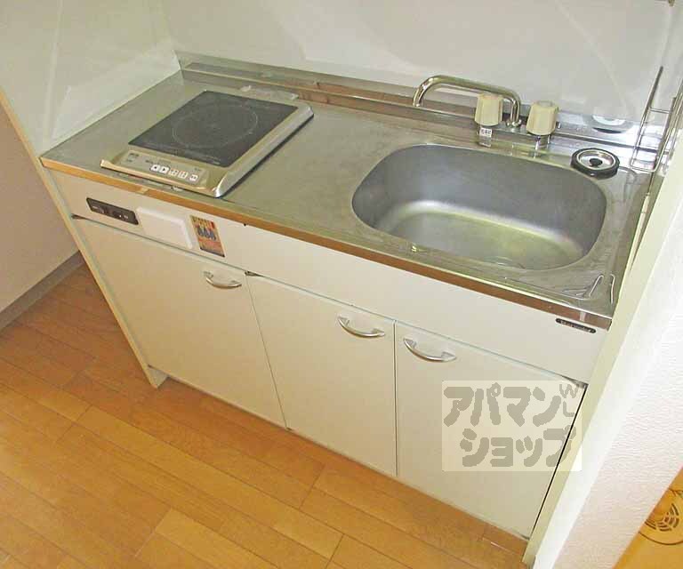 キッチン　圧迫感のないキッチンです