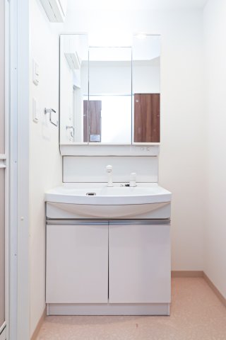 洗面設備　別号室のものです。現状優先になります。