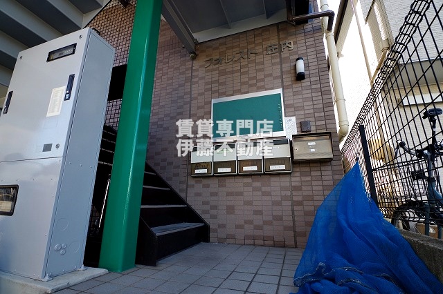 エントランス　クローゼット
