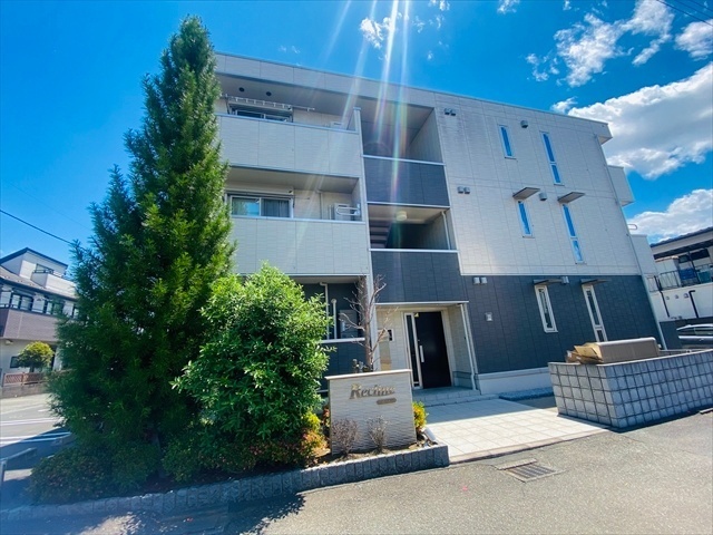 エントランス　同一建物内１０３号室内装写真転載