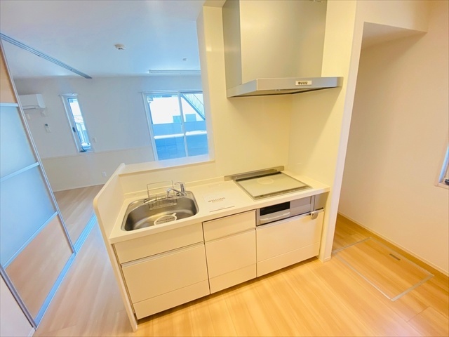 キッチン　同一建物内１０３号室内装写真転載