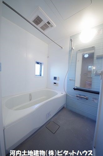 バス・シャワールーム　追い焚き、浴室換気乾燥機