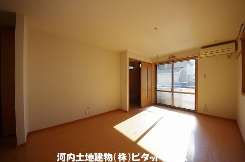 その他部屋・スペース　１３．７帖洋室