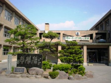 小学校　甲府市立国母小学校（小学校）まで623m