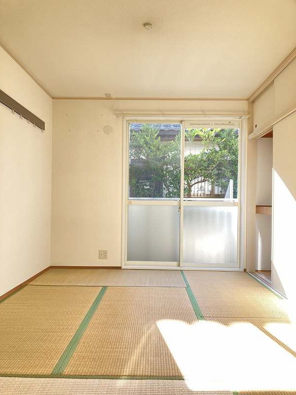 その他部屋・スペース　6帖和室、畳の表替え致します！