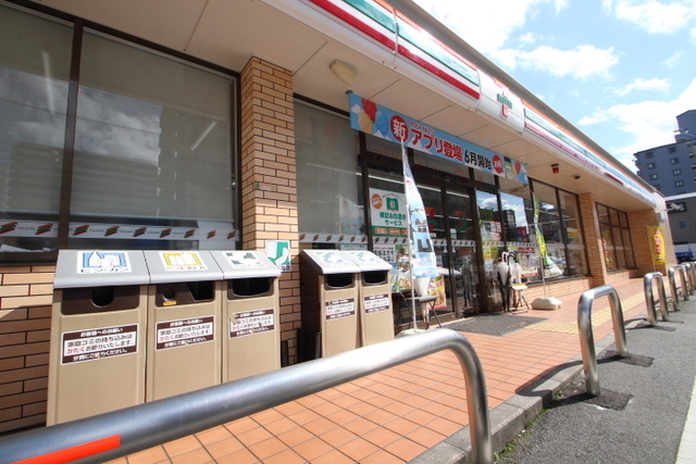 コンビニ　セブンイレブン広島東原１丁目店（コンビニ）まで233m