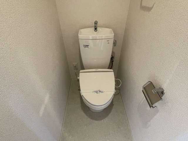 トイレ　清潔感のあるトイレです