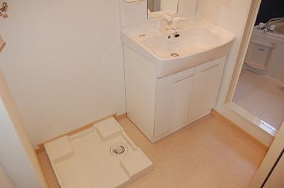 洗面設備　（写真は同型物件です）