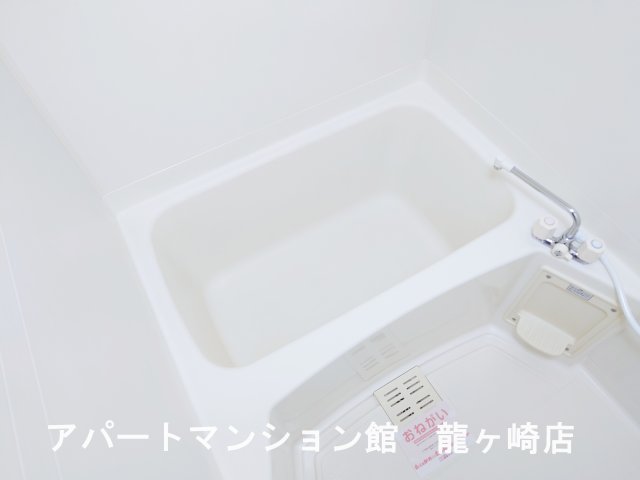 バス・シャワールーム　※201号室の写真(同タイプ)