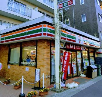 コンビニ　セブン－イレブン世田谷上北沢５丁目店（コンビニ）まで1772m