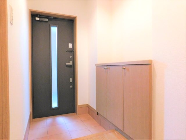 玄関　別部屋の写真です。
