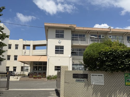 中学校　北九州市立城南中学校（中学校）まで249m