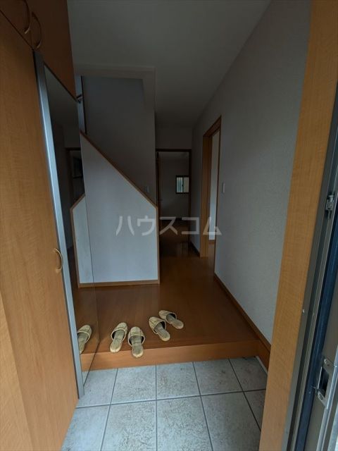 エレガンス駅前の玄関写真