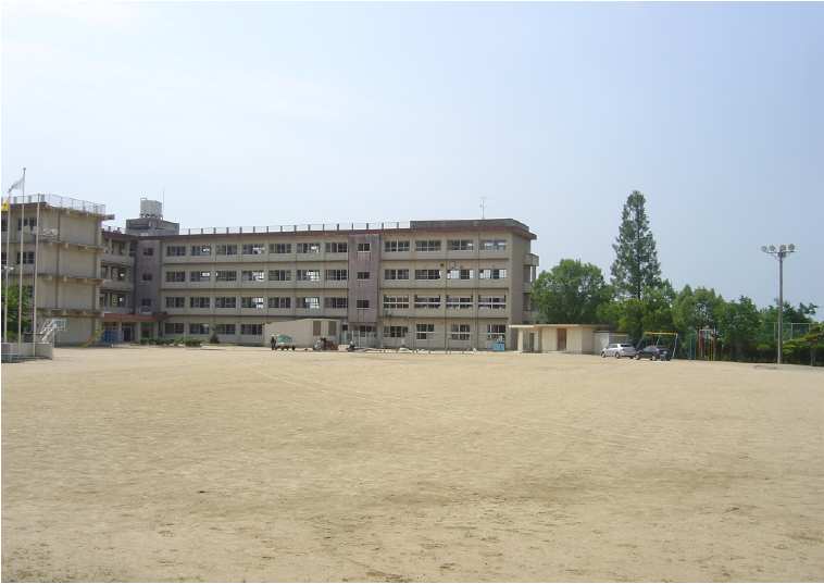 小学校　今津小学校（小学校）まで655m