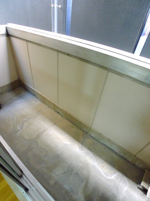 地下鉄東山線 今池駅 徒歩7分 4階建 築37年の内装写真