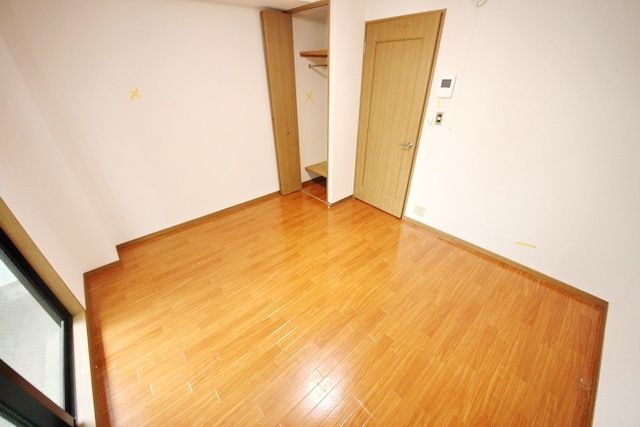 KSGマリーンオークラNo.15の居間写真