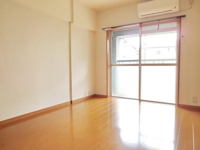 居室・リビング　★洋室2部屋★