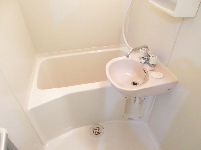 バス・シャワールーム　浴室です。