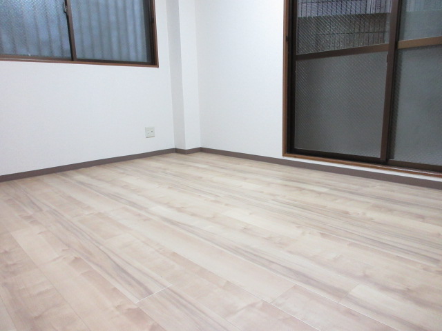 その他部屋・スペース　２面採光の洋室