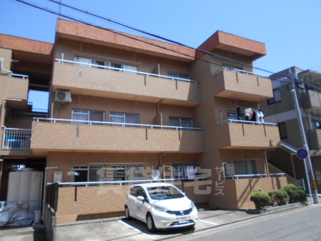 名古屋市熱田区沢上のマンションの建物外観