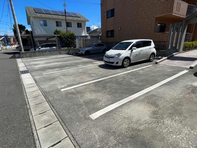 【郡山市日和田町のマンションの駐車場】