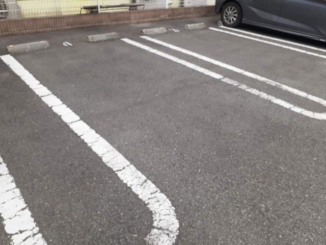 【ビューハイツ横尾IIの駐車場】