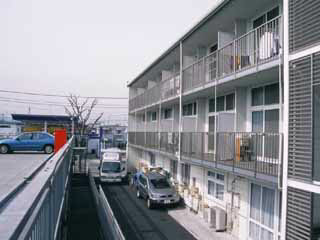 バルコニー　南西向きバルコニーで日当たり良好です。