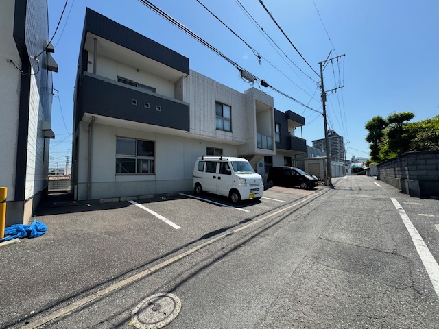 ロイヤルコーポ春ケ丘の建物外観